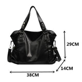 Cécile. - Elegantná Hobo-ramenná kabelka