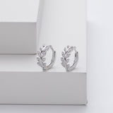Latisha – Elegantný pár strieborných náušníc