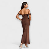 Ione - Bodycon šaty s odhalenými ramenami a riasením