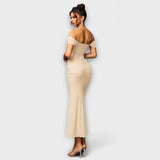 Ione - Bodycon šaty s odhalenými ramenami a riasením