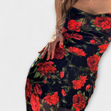 Krátke bodycon šaty s kvetinovou potlačou a ramienkami