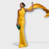 Šik Maxi šaty s odhalenými ramenami a viazaním okolo krku